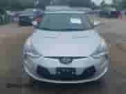 2012 Hyundai Veloster w/Black Int с VIN KMHTC6AD1CU034787, выставлен на аукционе IAAI как лот 42607847 с пробегом 126 912 миль миль и . История ставок и продаж доступна на DreamBid. Изображение 13.
