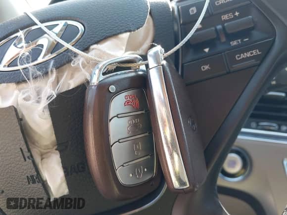 2015 Hyundai Sonata Limited with VIN 5NPE34AF7FH176384, listed as a IAAI auction lot 43006192 with 129,715 mi miles and . Bid and sale history available at DreamBid. Image 11.