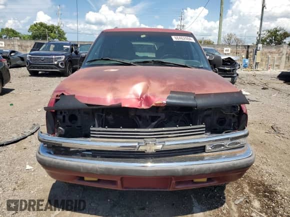1999 Chevrolet Blazer LS z VIN 1GNCS13W2X2244428, wystawiony jako Copart lot #66462484 z przebiegiem Nie podano mil oraz Szkoda całkowita • Salvage title. Historia ofert i sprzedaży dostępna na DreamBid. Obrazek 5.