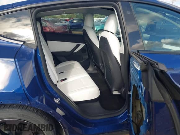 2022 Tesla Model Y Performance с VIN 7SAYGDEFXNF393066, выставлен на аукционе IAAI как лот 43224155 с пробегом 30 321 миль миль и . История ставок и продаж доступна на DreamBid. Изображение 8.