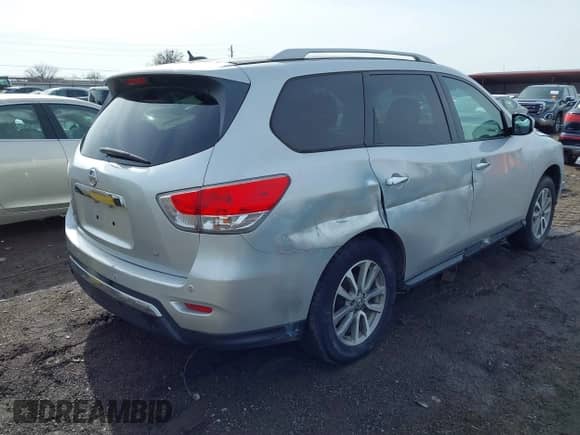 2013 Nissan Pathfinder Platinum with VIN 5N1AR2MN8DC611132, listed as a IAAI auction lot 41577473 with 119,497 mi miles and . Bid and sale history available at DreamBid. Image 4.