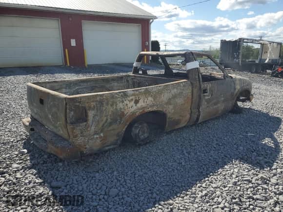2001 Chevrolet S-10 с VIN 1GCCS14501K124584, выставлен на аукционе Copart как лот 70831085 с пробегом Не указан миль и Списание • Salvage title. История ставок и продаж доступна на DreamBid. Изображение 3.