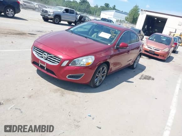 2012 Volvo S60 T6 с VIN YV1902FHXC2135120, выставлен на аукционе IAAI как лот 42952256 с пробегом 161 343 миль миль и . История ставок и продаж доступна на DreamBid. Изображение 2.