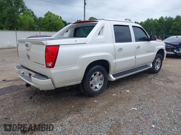 2003 Cadillac Escalade EXT with VIN 3GYEK63N53G324999, listed as a IAAI auction lot 42371015 with Not provided miles and . Bid and sale history available at DreamBid. Image 4.