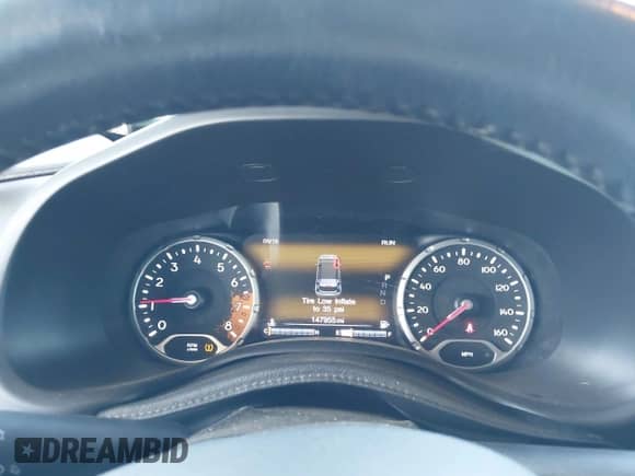 2017 Jeep Renegade Latitude с VIN ZACCJABB9HPG39918, выставлен на аукционе IAAI как лот 43241769 с пробегом 147 955 миль миль и . История ставок и продаж доступна на DreamBid. Изображение 7.