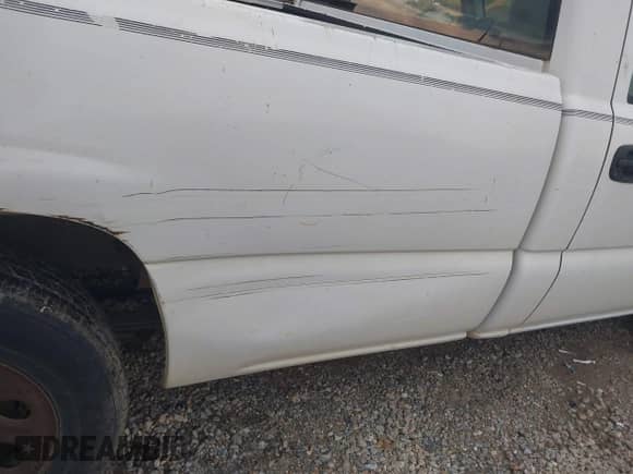 2005 GMC Sierra 1500 Work Truck z VIN 1GTEC14X45Z327420, wystawiony jako IAAI lot #42617787 z przebiegiem 339 372 mil mil oraz . Historia ofert i sprzedaży dostępna na DreamBid. Obrazek 6.