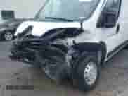 2023 Ram ProMaster Cargo z VIN 3C6MRVJG8PE500982, wystawiony jako IAAI lot #42112355 z przebiegiem 2 486 mil mil oraz . Historia ofert i sprzedaży dostępna na DreamBid. Obrazek 6.