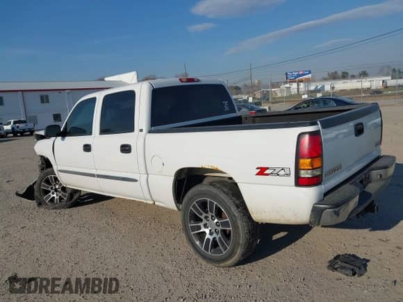 2006 GMC Sierra 1500 SLT with VIN 2GTEK13Z161259108, listed as a IAAI auction lot 41900305 with 254,027 mi miles and . Bid and sale history available at DreamBid. Image 3.