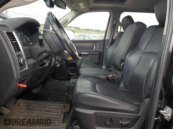 2017 Ram 1500 Laramie z VIN 1C6RR7VT2HS618906, wystawiony jako Copart lot #62590465 z przebiegiem 167 584 mil mil oraz Szkoda całkowita • Salvage title. Historia ofert i sprzedaży dostępna na DreamBid. Obrazek 7.