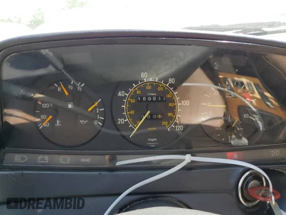 1984 Mercedes-Benz 300 с VIN WDBAB53A7EA105876, выставлен на аукционе Copart как лот 68730284 с пробегом 169 617 миль миль и Чистый • Clean title. История ставок и продаж доступна на DreamBid. Изображение 9.