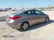 2013 Hyundai Elantra GLS z VIN 5NPDH4AE5DH443894, wystawiony jako IAAI lot #43231549 z przebiegiem 116 129 mil mil oraz . Historia ofert i sprzedaży dostępna na DreamBid. Obrazek 4.