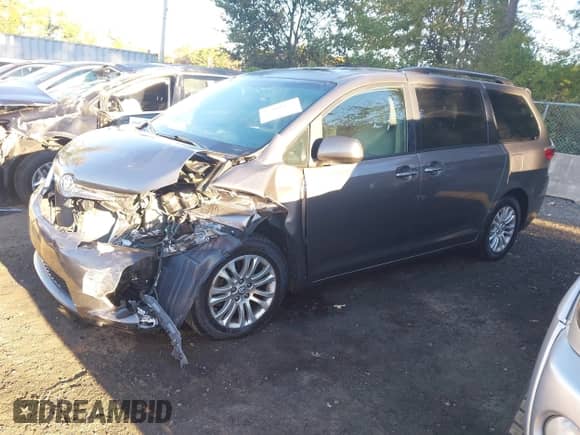 2017 Toyota Sienna XLE Auto Access Seat with VIN 5TDYZ3DC3HS826946, listed as a IAAI auction lot 43464453 with 51,204 mi miles and . Bid and sale history available at DreamBid. Image 17.