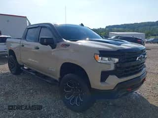 2022 Chevrolet Silverado 1500 LT Trail Boss z VIN 3GCUDFED3NG617805, wystawiony jako IAAI lot #43012294 z przebiegiem 21 476 mil mil oraz . Historia ofert i sprzedaży dostępna na DreamBid. Obrazek 1.