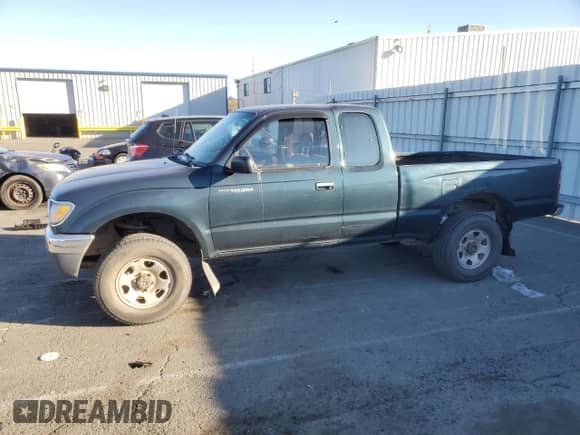 1997 Toyota Tacoma z VIN 4TAWM72N4VZ324227, wystawiony jako Copart lot #50633325 z przebiegiem 296 625 mil mil oraz Czysty tytuł • Clean title. Historia ofert i sprzedaży dostępna na DreamBid. Obrazek 1.