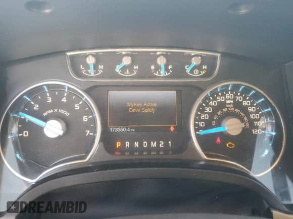 2014 Ford F-150 XL с VIN 1FTFW1ETXEKF07565, выставлен на аукционе Copart как лот 84979645 с пробегом 173 350 миль миль и Списание • Salvage title. История ставок и продаж доступна на DreamBid. Изображение 9.