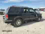 1998 Chevrolet Blazer LT z VIN 1GNDT13W6W2289906, wystawiony jako Copart lot #45766225 z przebiegiem 128 499 mil mil oraz Czysty tytuł • Clean title. Historia ofert i sprzedaży dostępna na DreamBid. Obrazek 3.