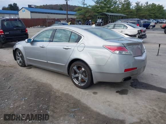 2010 Acura TL Technology с VIN 19UUA9F50AA007792, выставлен на аукционе IAAI как лот 43423943 с пробегом 83 563 миль миль и . История ставок и продаж доступна на DreamBid. Изображение 3.