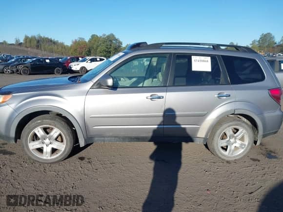 2010 Subaru Forester X Limited z VIN JF2SH6DC6AH715152, wystawiony jako IAAI lot #43410868 z przebiegiem 213 612 mil mil oraz . Historia ofert i sprzedaży dostępna na DreamBid. Obrazek 14.