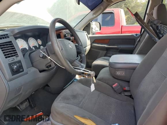 2006 Dodge 1500 SLT z VIN 1D7HA18N96S602159, wystawiony jako Copart lot #80472575 z przebiegiem 237 233 mil mil oraz Nie do naprawy • Non repairable. Historia ofert i sprzedaży dostępna na DreamBid. Obrazek 7.