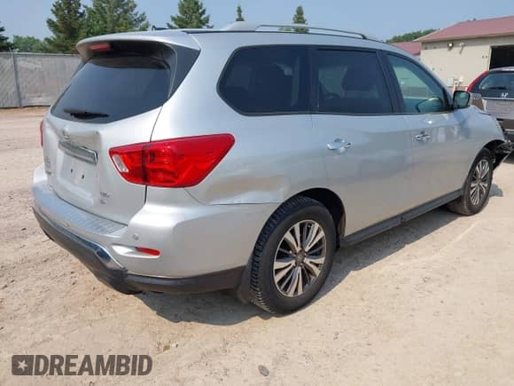 2017 Nissan Pathfinder Platinum with VIN 5N1DR2MM8HC658767, listed as a IAAI auction lot 42876527 with 125,190 mi miles and . Bid and sale history available at DreamBid. Image 4.