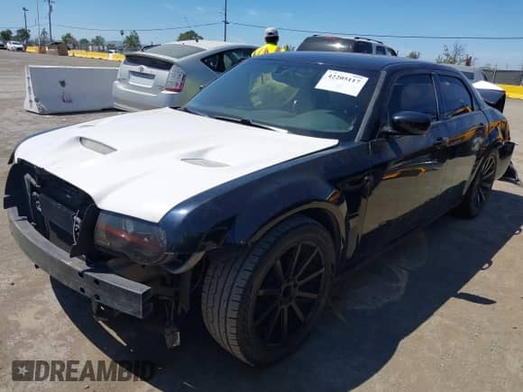 2007 Chrysler 300 C SRT-8 with VIN 2C3LA73W87H660204, listed as a IAAI auction lot 42205117 with Not provided miles and . Bid and sale history available at DreamBid. Image 19.