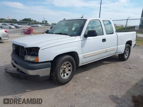 2005 Chevrolet Silverado 1500 LS with VIN 1GCEC19T55Z123621, listed as a IAAI auction lot 43442155 with 235,662 mi miles and . Bid and sale history available at DreamBid. Image 2.