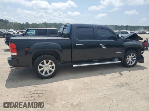 2013 GMC Sierra 1500 Denali with VIN 3GTP1XE22DG173857, listed as a Copart auction lot 65827345 with 321,857 mi miles and Salvage title. Bid and sale history available at DreamBid. Image 3.