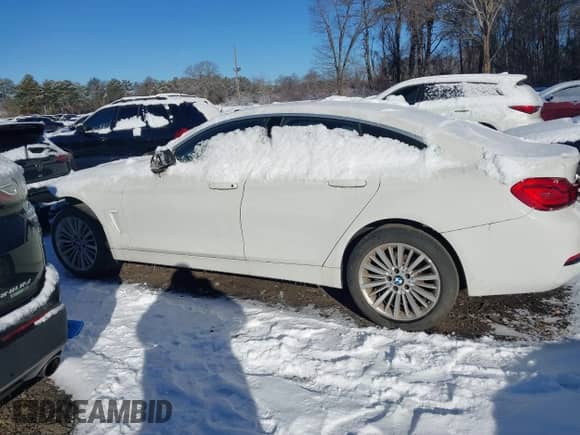 2019 BMW 4 Series 430i xDrive z VIN WBA4J3C52KBL08573, wystawiony jako IAAI lot #41306581 z przebiegiem 39 195 mil mil oraz . Historia ofert i sprzedaży dostępna na DreamBid. Obrazek 14.