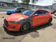 2019 Hyundai Veloster Turbo R-Spec z VIN KMHTH6AB9KU005682, wystawiony jako Copart lot #59698485 z przebiegiem 77 171 mil mil oraz Szkoda całkowita • Salvage title. Historia ofert i sprzedaży dostępna na DreamBid. Obrazek 1.