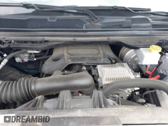 2022 Ram 1500 Laramie z VIN 1C6SRFJT3NN289645, wystawiony jako IAAI lot #42833604 z przebiegiem 13 771 mil mil oraz . Historia ofert i sprzedaży dostępna na DreamBid. Obrazek 10.