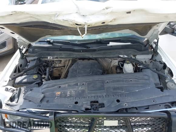 2015 Chevrolet Silverado 2500HD Work Truck z VIN 1GC1KUEG2FF175111, wystawiony jako IAAI lot #42463097 z przebiegiem 245 542 mil mil oraz . Historia ofert i sprzedaży dostępna na DreamBid. Obrazek 10.