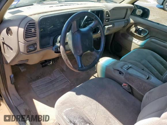 1999 Chevrolet Silverado 1500 с VIN 1GCEC19R3XR113466, выставлен на аукционе Copart как лот 64851485 с пробегом 173 050 миль миль и Списание • Salvage title. История ставок и продаж доступна на DreamBid. Изображение 8.