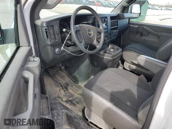 2022 Chevrolet Express Cargo с VIN 1GCWGAF76N1269055, выставлен на аукционе Copart как лот 49327425 с пробегом 32 944 миль миль и Списание • Salvage title. История ставок и продаж доступна на DreamBid. Изображение 8.