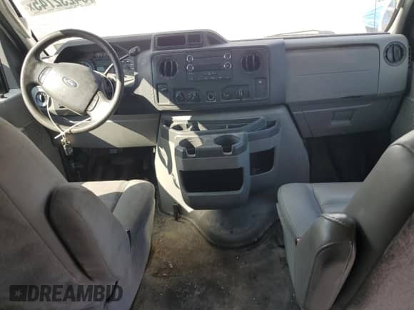 2013 Ford Econoline Cargo Commercial с VIN 1FTNE2ELXDDA17666, выставлен на аукционе Copart как лот 84232745 с пробегом 261 654 миль миль и Списание • Salvage title. История ставок и продаж доступна на DreamBid. Изображение 8.