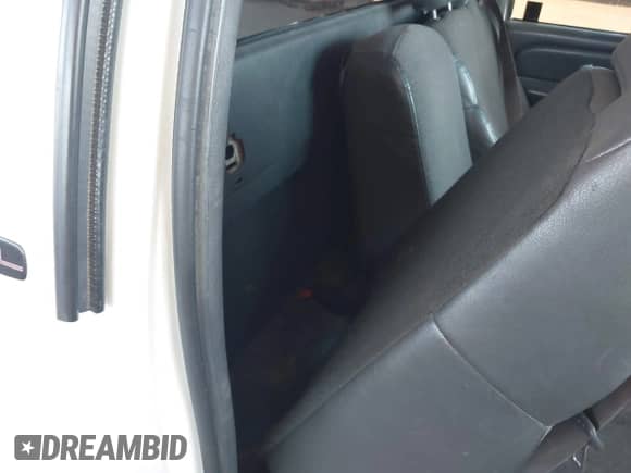 2001 GMC Sierra 1500 SL с VIN 1GTEC14V81E901114, выставлен на аукционе IAAI как лот 42468145 с пробегом 397 375 миль миль и . История ставок и продаж доступна на DreamBid. Изображение 8.