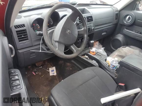 2011 Dodge Nitro Heat with VIN 1D4PT4GK8BW522477, listed as a Copart auction lot 68395045 with 123,116 mi miles and Salvage title. Bid and sale history available at DreamBid. Image 8.