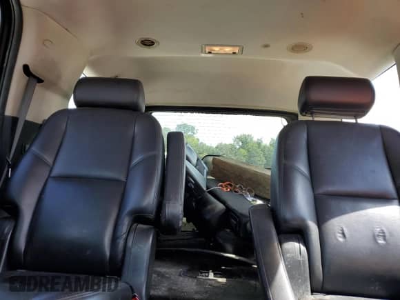 2010 Chevrolet Tahoe LTZ с VIN 1GNUKCE01AR158387, выставлен на аукционе Copart как лот 68820795 с пробегом 214 764 миль миль и Списание • Salvage title. История ставок и продаж доступна на DreamBid. Изображение 10.