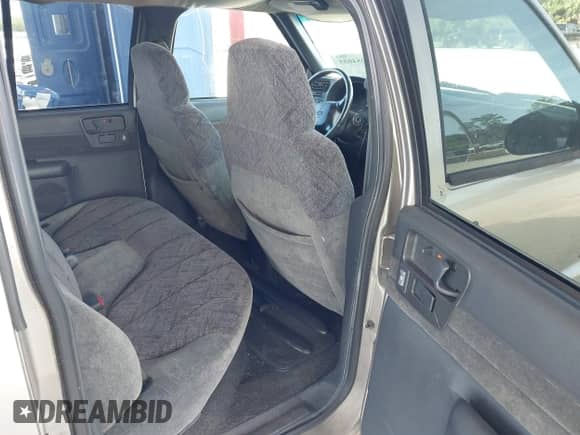 2002 Chevrolet S-10 LS с VIN 1GCDT13W52K116400, выставлен на аукционе IAAI как лот 41954055 с пробегом 176 972 миль миль и . История ставок и продаж доступна на DreamBid. Изображение 8.