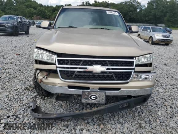 2007 Chevrolet Silverado 1500 LS with VIN 2GCEC13V071126271, listed as a Copart auction lot 68864375 with 155,833 mi miles and Salvage title. Bid and sale history available at DreamBid. Image 5.