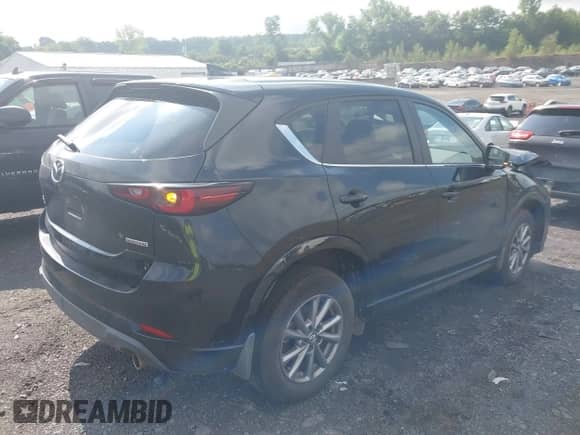 2025 Mazda CX-5 S Select z VIN JM3KFBBL9S0627414, wystawiony jako IAAI lot #42992781 z przebiegiem 16 235 mil mil oraz . Historia ofert i sprzedaży dostępna na DreamBid. Obrazek 4.