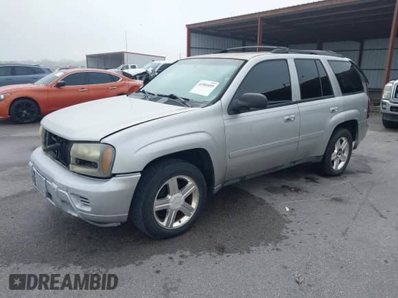 2003 Chevrolet TrailBlazer LT с VIN 1GNDS13S232237989, выставлен на аукционе IAAI как лот 41903459 с пробегом 288 030 миль миль и . История ставок и продаж доступна на DreamBid. Изображение 2.