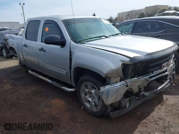 2011 GMC Sierra 1500 SLE with VIN 3GTU2VE22BG249725, listed as a IAAI auction lot 41542007 with 261,316 mi miles and . Bid and sale history available at DreamBid. Image 1.