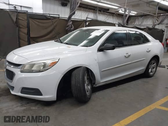 2015 Chevrolet Malibu LS z VIN 1G11B5SL8FF299741, wystawiony jako IAAI lot #43359561 z przebiegiem 118 696 mil mil oraz . Historia ofert i sprzedaży dostępna na DreamBid. Obrazek 14.