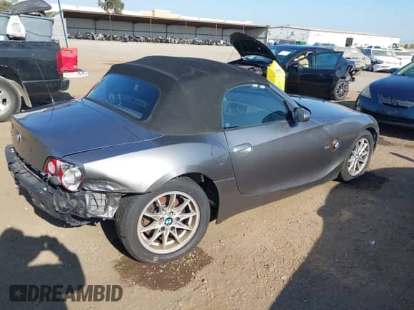 2004 BMW Z4 2.5i с VIN 4USBT33504LS50684, выставлен на аукционе IAAI как лот 42620116 с пробегом 119 707 миль миль и . История ставок и продаж доступна на DreamBid. Изображение 4.