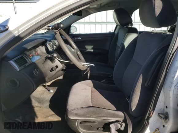 2014 Chevrolet Impala Police Police with VIN 2G1WD5E38E1167659, listed as a Copart auction lot 81203374 with 113,921 mi miles and Clean title. Bid and sale history available at DreamBid. Image 7.