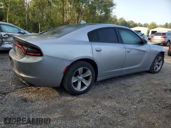 2018 Dodge Charger SXT Plus with VIN 2C3CDXHG1JH246956, listed as a Copart auction lot 70559555 with 136,700 mi miles and Clean title. Bid and sale history available at DreamBid. Image 3.