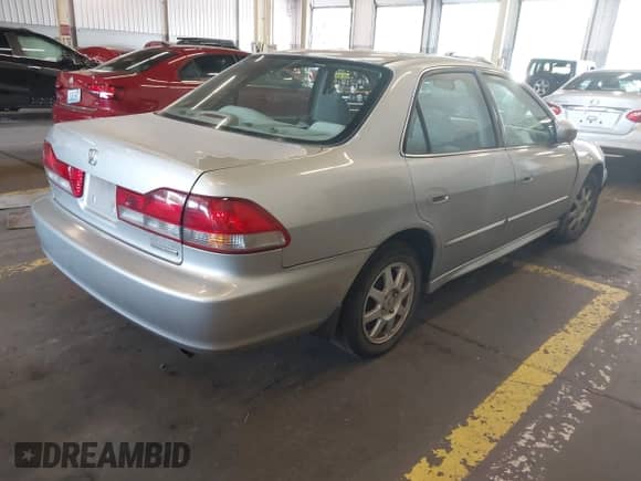 2002 Honda Accord SE с VIN JHMCG56752C026846, выставлен на аукционе IAAI как лот 43194900 с пробегом 244 770 миль миль и . История ставок и продаж доступна на DreamBid. Изображение 4.
