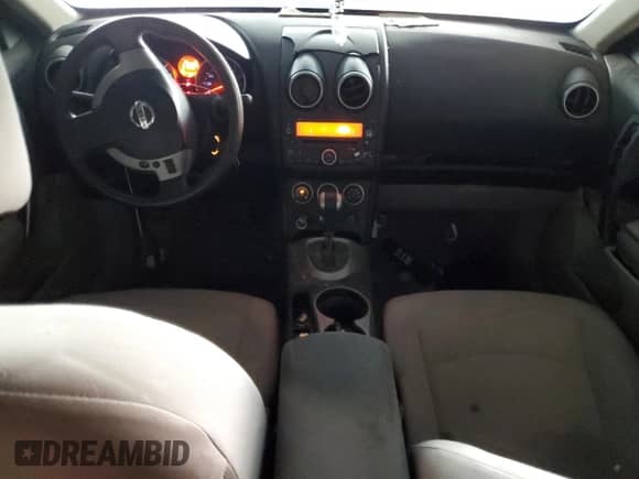 2010 Nissan Rogue SL с VIN JN8AS5MT9AW011727, выставлен на аукционе Copart как лот 84414525 с пробегом 188 067 миль миль и Списание • Salvage title. История ставок и продаж доступна на DreamBid. Изображение 8.