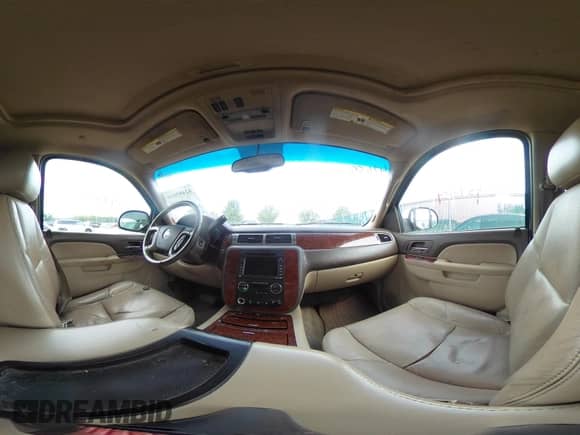 2010 Chevrolet Tahoe LTZ with VIN 1GNUKCE03AR101284, listed as a IAAI auction lot 42489604 with 196,786 mi miles and . Bid and sale history available at DreamBid. Image 18.