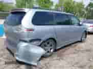 2011 Toyota Sienna SE z VIN 5TDXK3DC4BS152605, wystawiony jako IAAI lot #42197758 z przebiegiem 202 829 mil mil oraz . Historia ofert i sprzedaży dostępna na DreamBid. Obrazek 4.